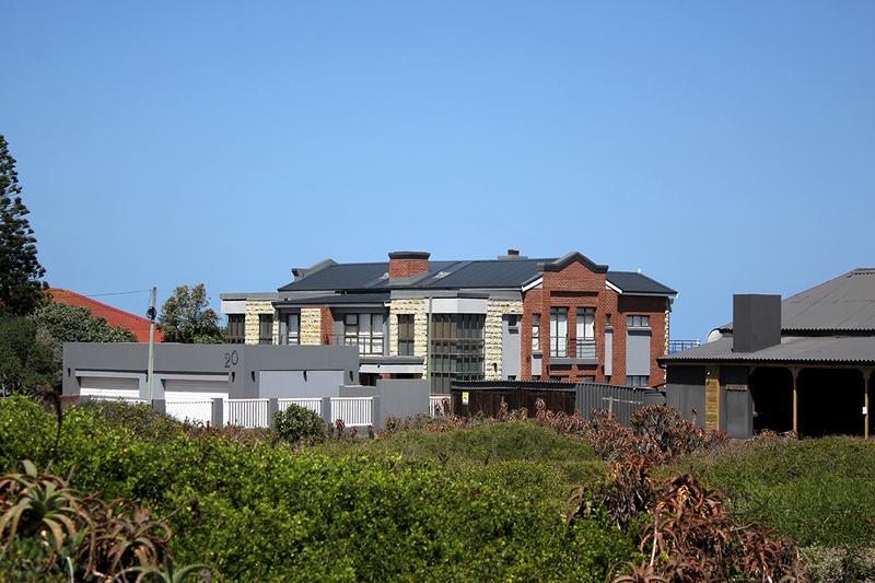 8 Bedroom Property for Sale in Reebok Western Cape